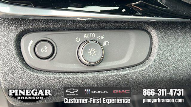 new 2025 Buick Envista car, priced at $27,830