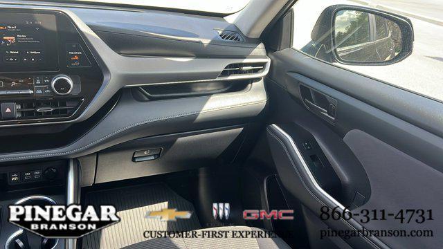 used 2023 Toyota Highlander Hybrid car, priced at $39,977