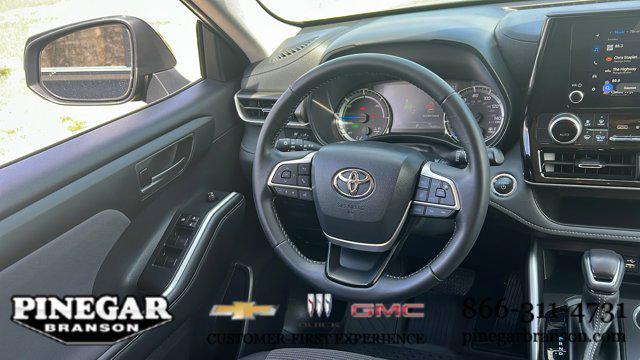used 2023 Toyota Highlander Hybrid car, priced at $39,977