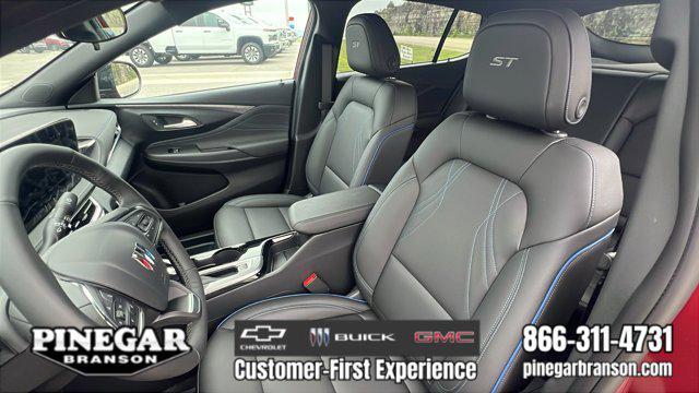 new 2025 Buick Envista car, priced at $27,830