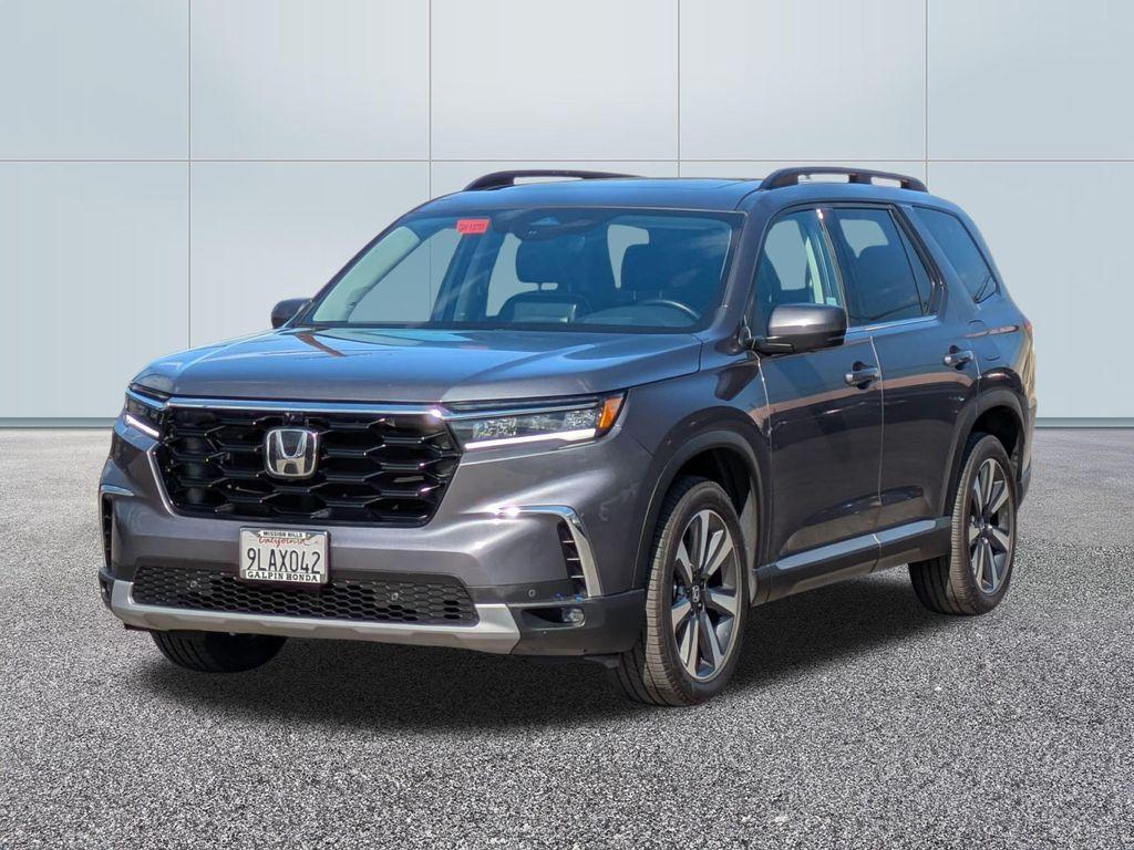 used 2024 Honda Pilot car, priced at $44,987