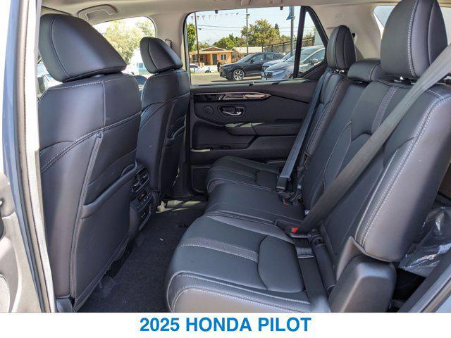 new 2025 Honda Pilot car, priced at $52,180