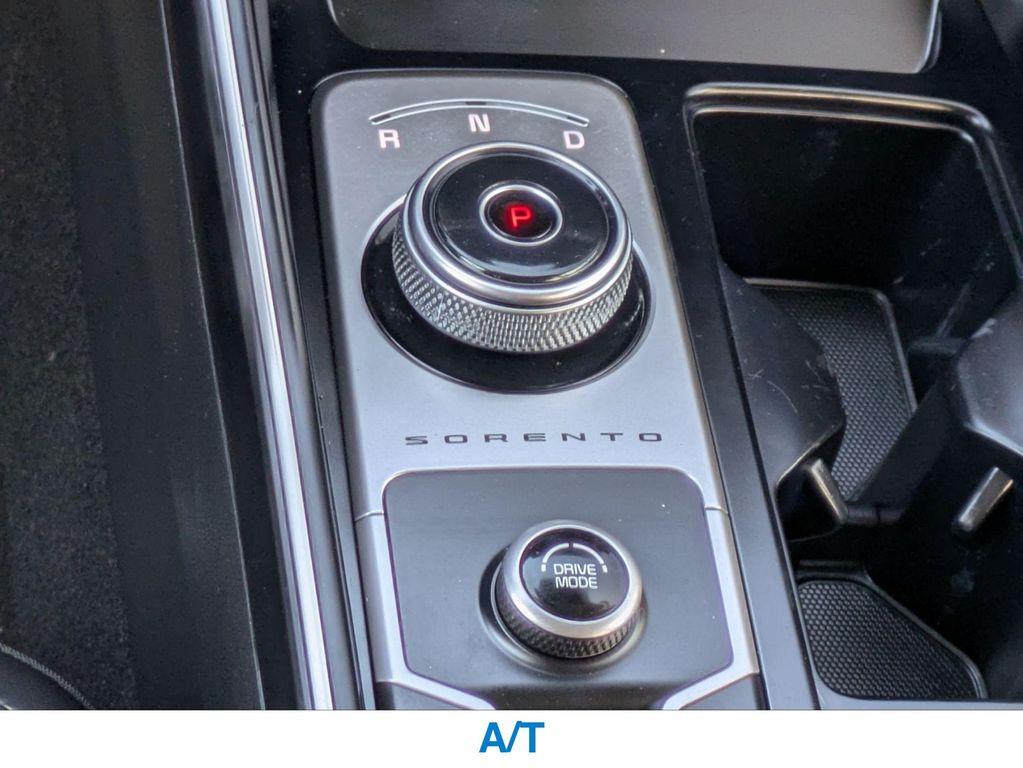 used 2022 Kia Sorento Hybrid car, priced at $26,108