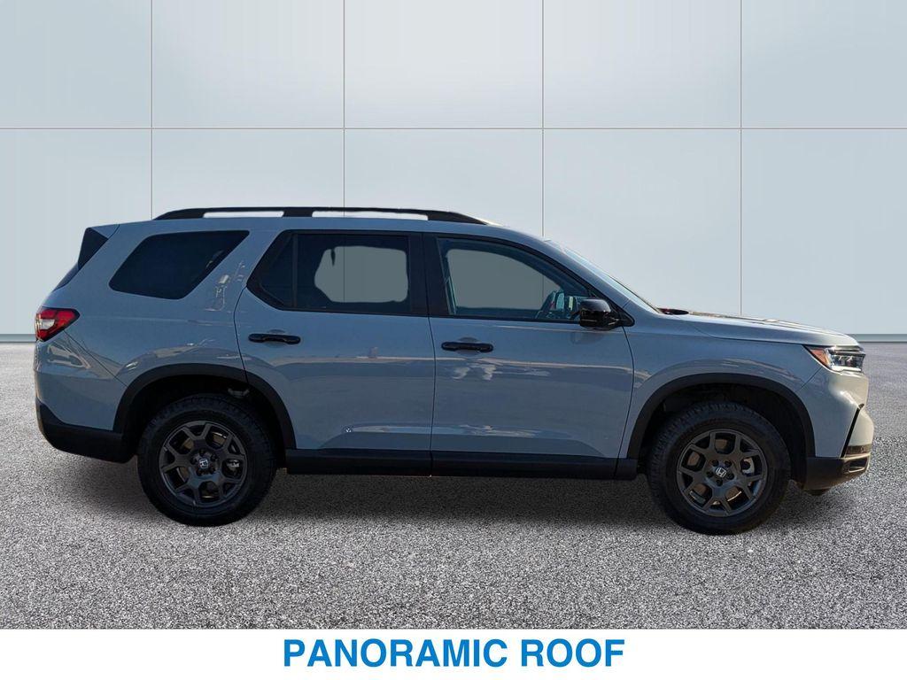 used 2023 Honda Pilot car, priced at $44,174