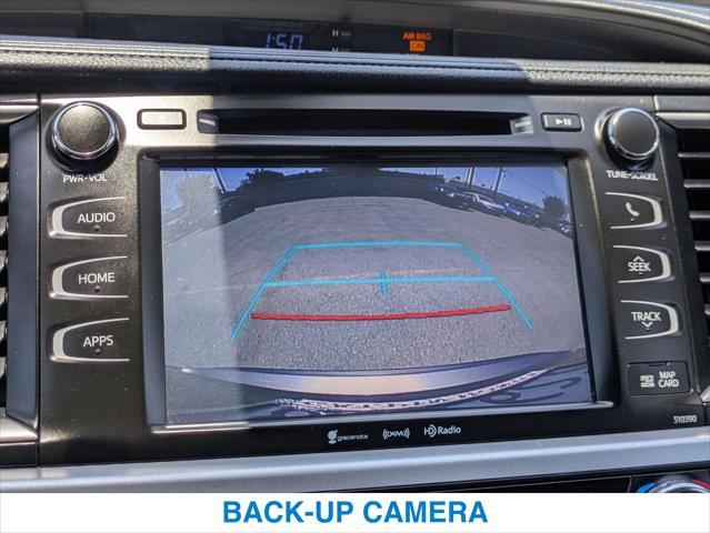 used 2019 Toyota Highlander car, priced at $27,747