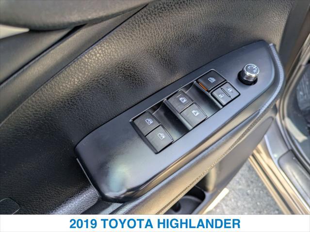 used 2019 Toyota Highlander car, priced at $27,747