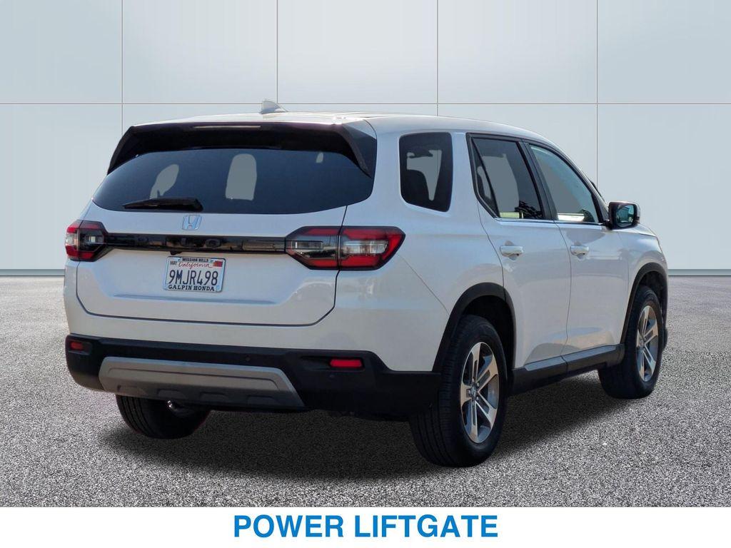 used 2025 Honda Pilot car, priced at $39,301
