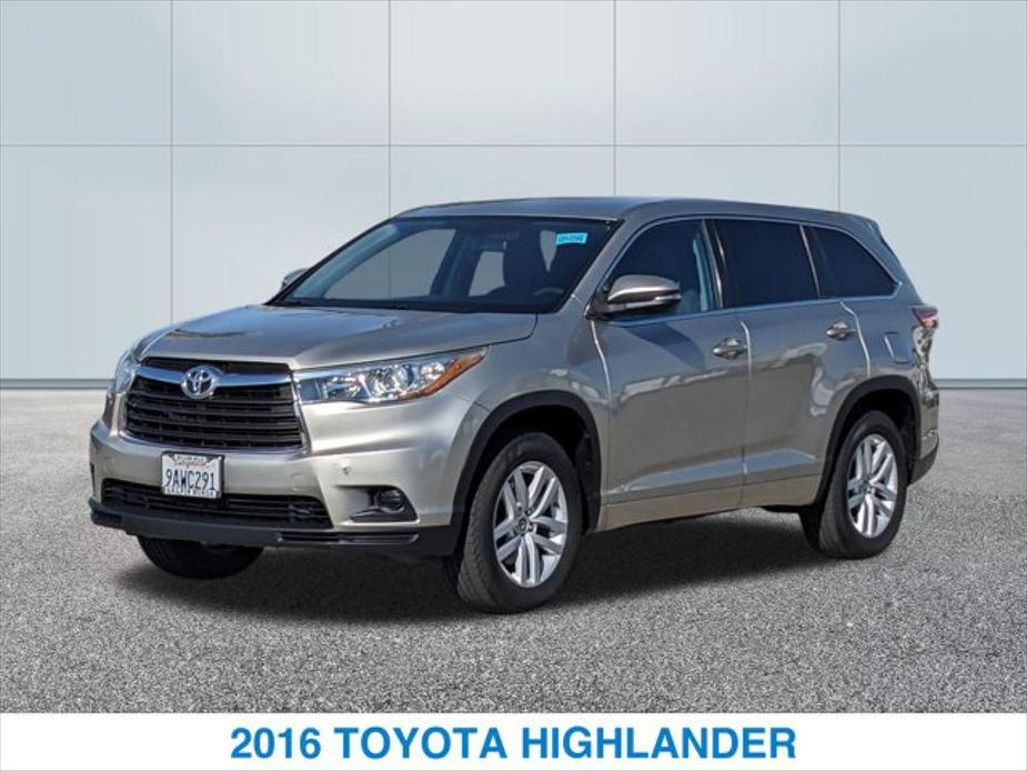 used 2016 Toyota Highlander car, priced at $22,857