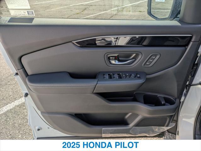 new 2025 Honda Pilot car, priced at $49,405