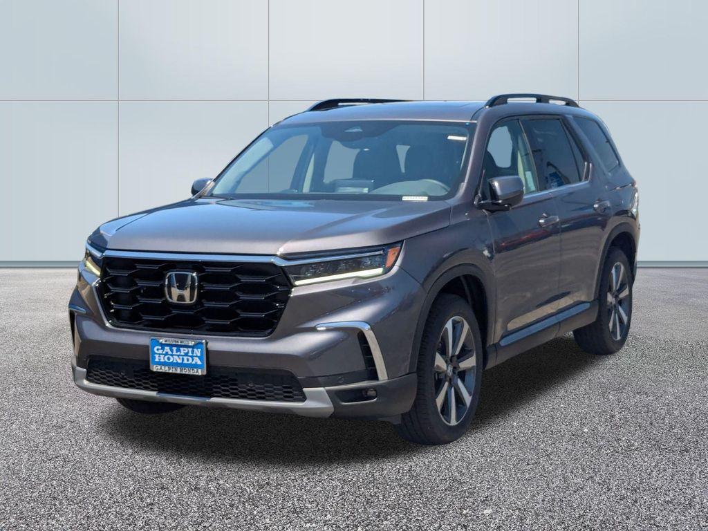 new 2025 Honda Pilot car, priced at $54,985