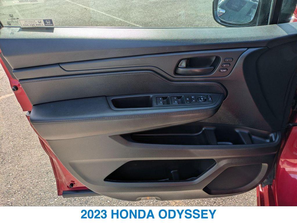 used 2023 Honda Odyssey car, priced at $33,091