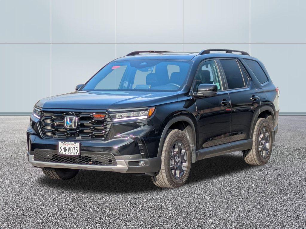 used 2025 Honda Pilot car, priced at $45,181