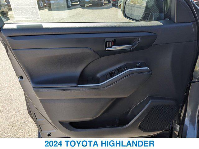 used 2024 Toyota Highlander car, priced at $43,304