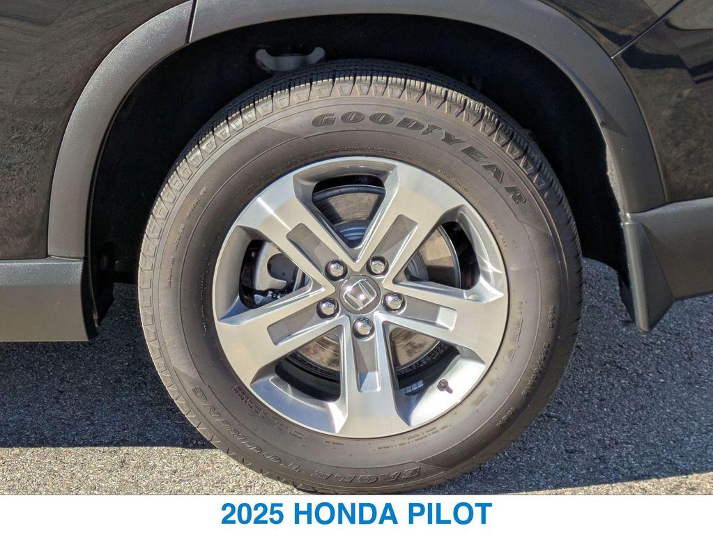 used 2025 Honda Pilot car, priced at $42,122
