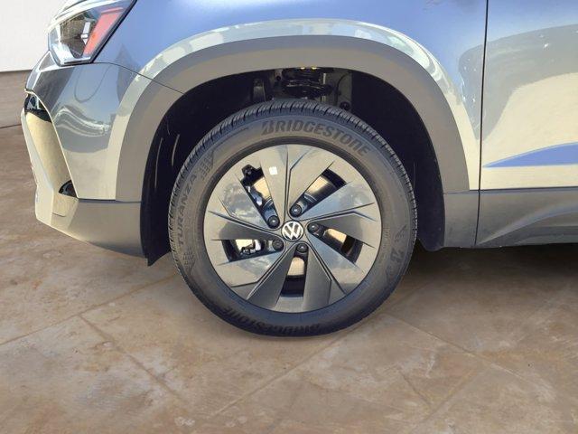 new 2025 Volkswagen Taos car