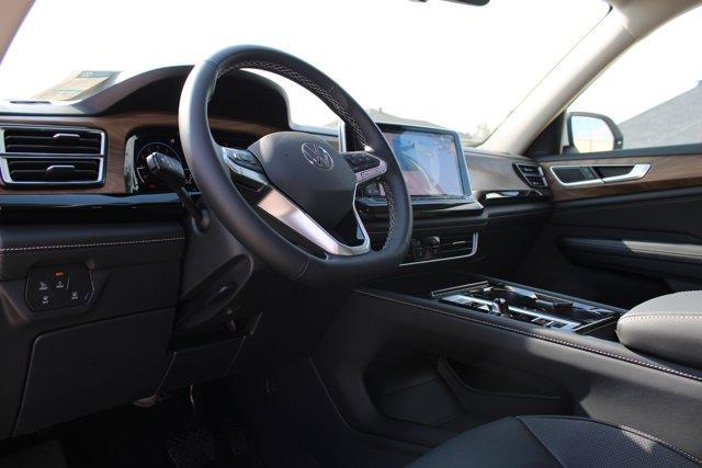 new 2025 Volkswagen Atlas car, priced at $44,231