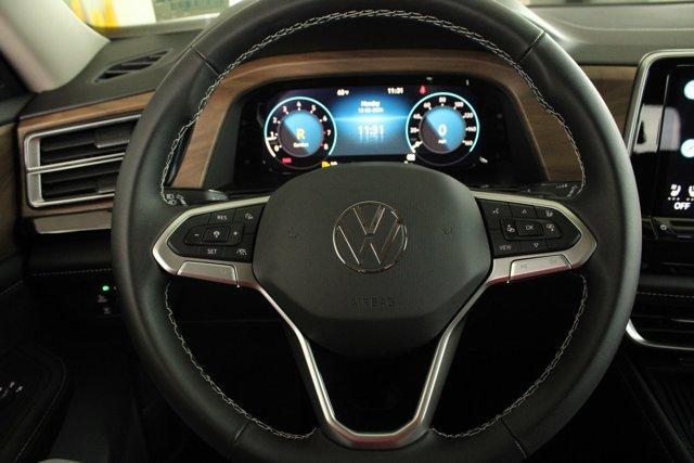 new 2025 Volkswagen Atlas car, priced at $38,661