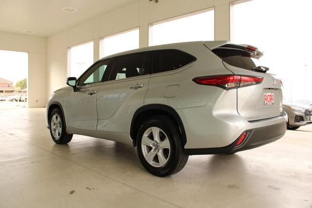 used 2020 Toyota Highlander car, priced at $27,492