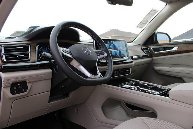 new 2025 Volkswagen Atlas car, priced at $44,121