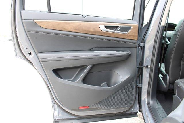 new 2025 Volkswagen Atlas car, priced at $44,131