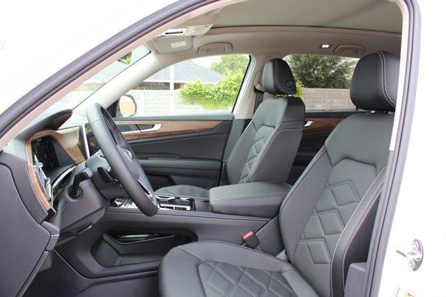 new 2025 Volkswagen Atlas car, priced at $44,711