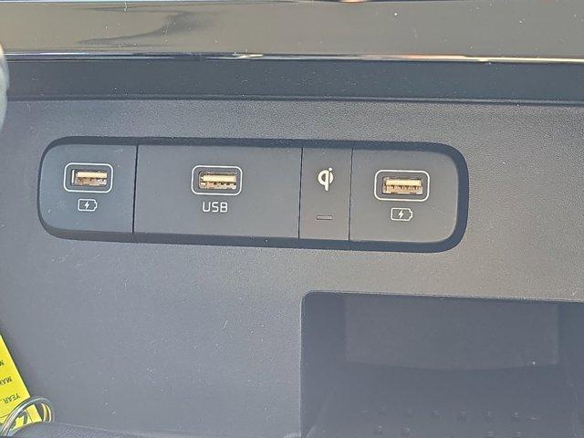 used 2023 Kia Carnival car, priced at $30,891