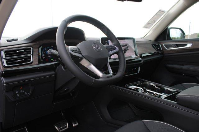 new 2025 Volkswagen Atlas car, priced at $54,391