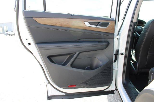 new 2025 Volkswagen Atlas car, priced at $42,621