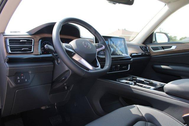 new 2025 Volkswagen Atlas car, priced at $42,621