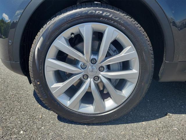 new 2024 Land Rover Discovery car, priced at $59,968