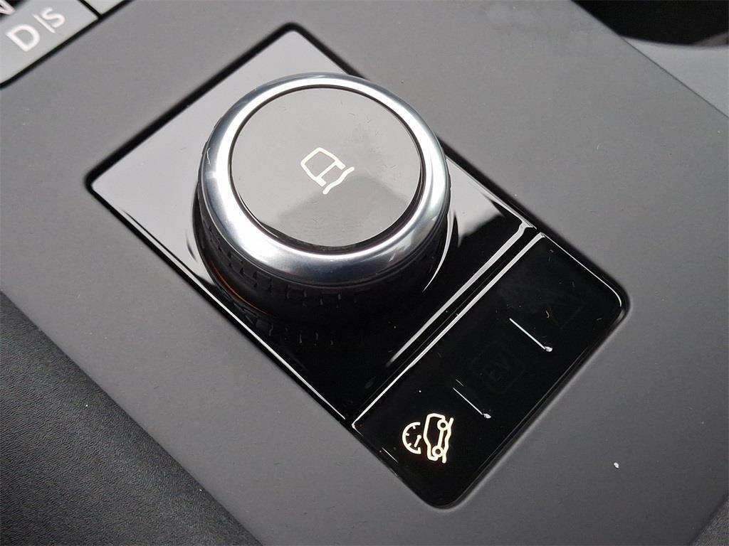 new 2025 Land Rover Discovery car, priced at $81,038