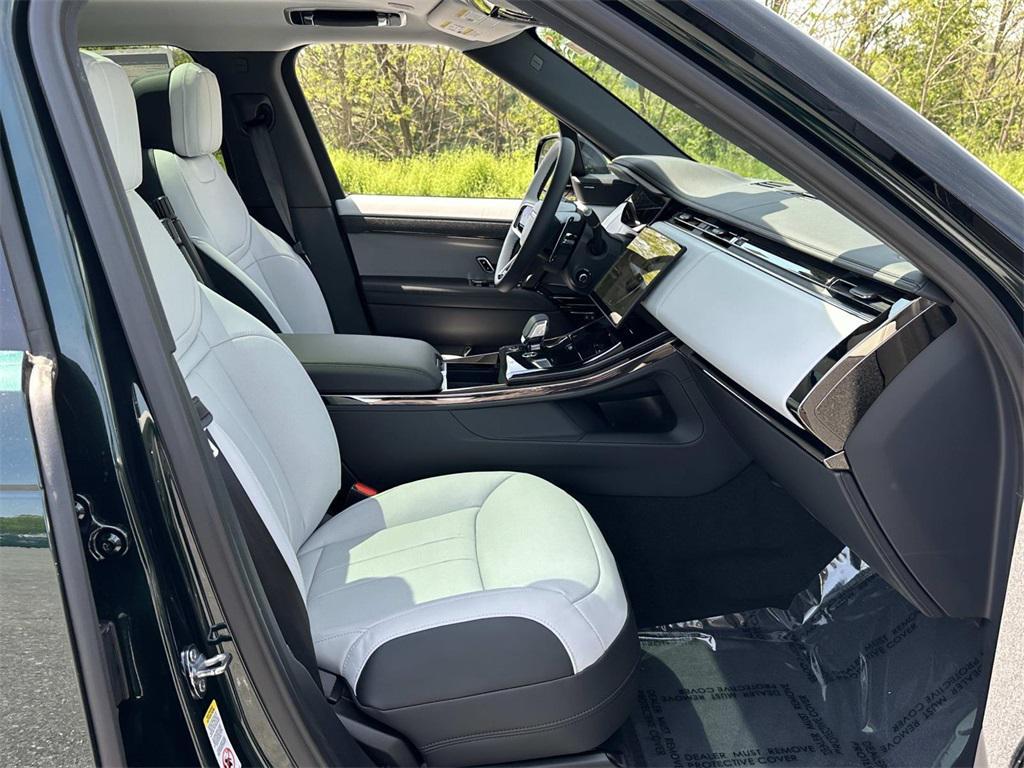 new 2025 Land Rover Range Rover Sport car, priced at $126,905