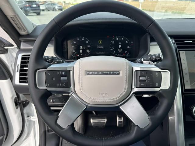 new 2025 Land Rover Discovery car, priced at $91,528