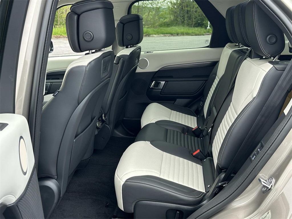 new 2025 Land Rover Discovery car, priced at $83,493
