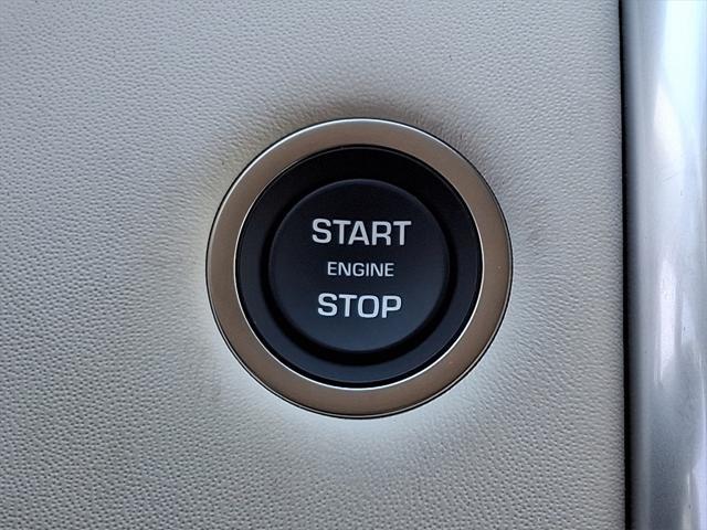 new 2025 Land Rover Discovery car, priced at $83,493