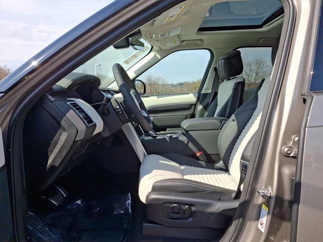 new 2025 Land Rover Discovery car, priced at $84,992