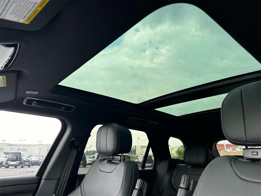new 2025 Land Rover Range Rover Sport car, priced at $105,540