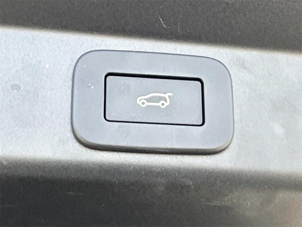 used 2025 Land Rover Range Rover Sport car, priced at $105,880