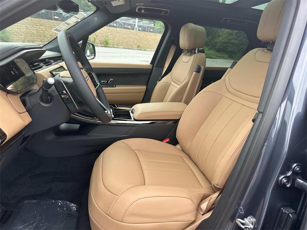 new 2025 Land Rover Range Rover Sport car, priced at $95,490
