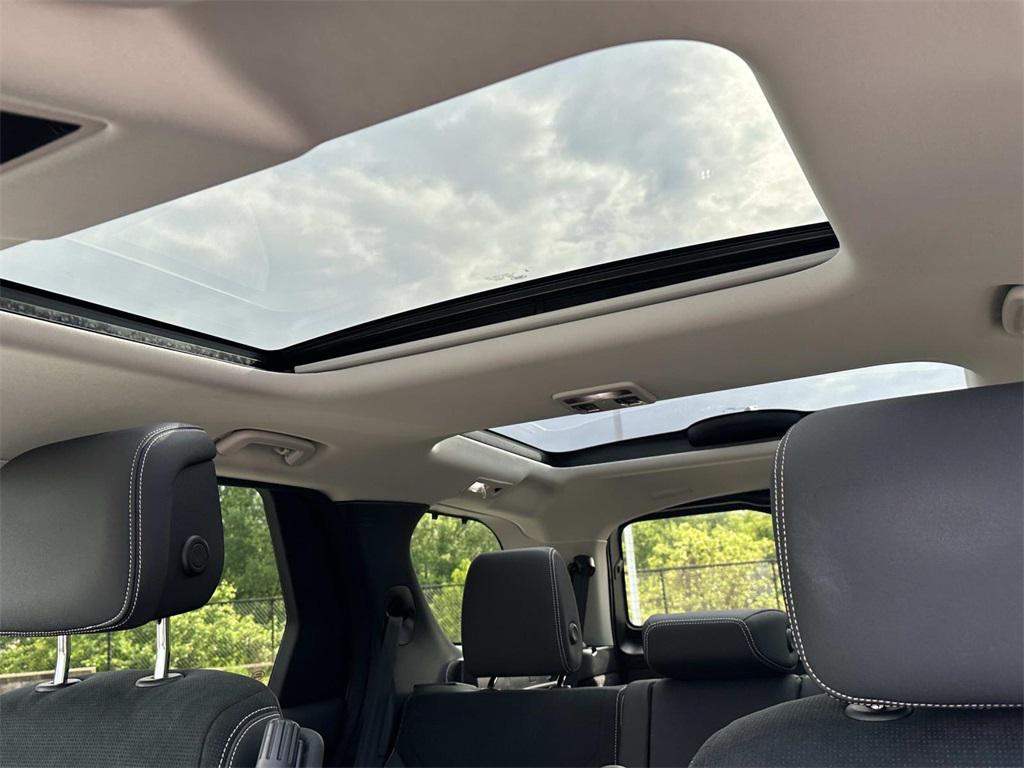 used 2024 Land Rover Discovery car, priced at $52,880