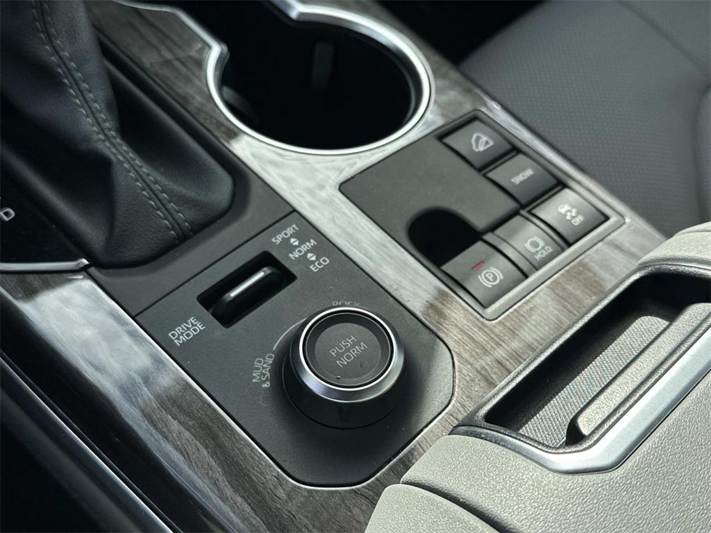 used 2024 Toyota Highlander car, priced at $46,474