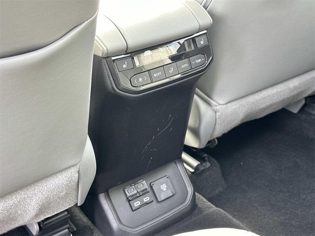 used 2024 Toyota Highlander car, priced at $46,474