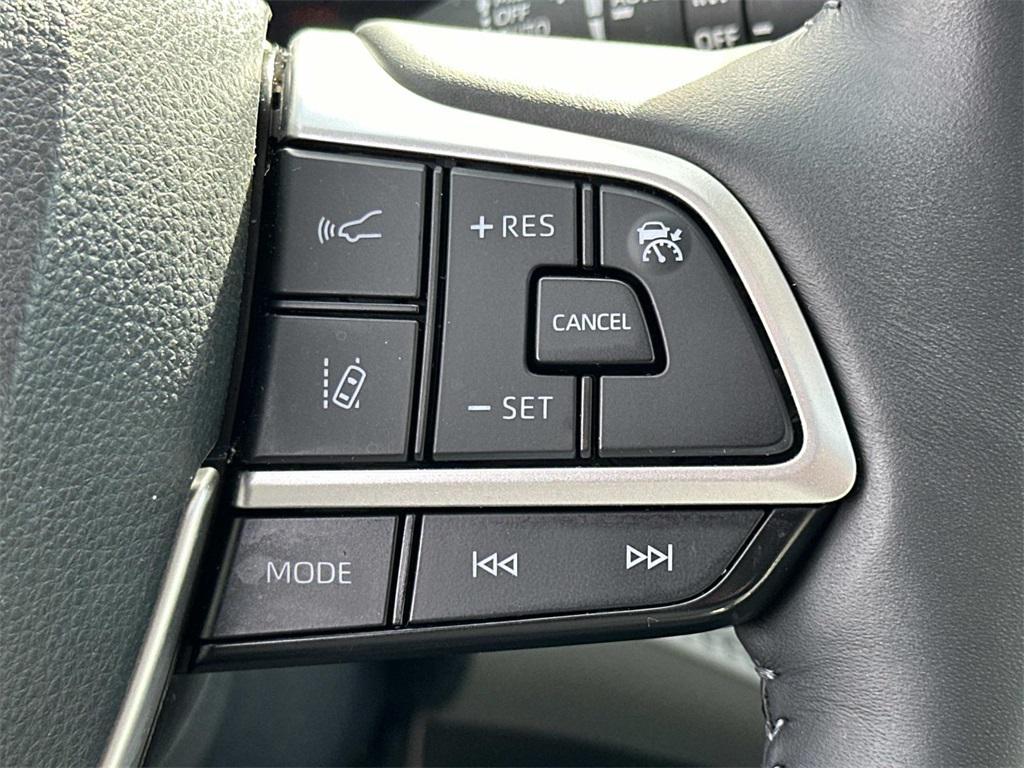 used 2024 Toyota Highlander car, priced at $46,474