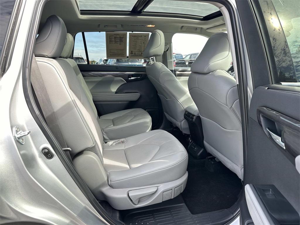 used 2024 Toyota Highlander car, priced at $46,474