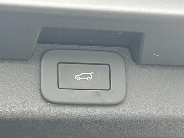 used 2024 Land Rover Discovery car, priced at $59,990
