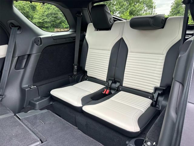 used 2024 Land Rover Discovery car, priced at $59,990