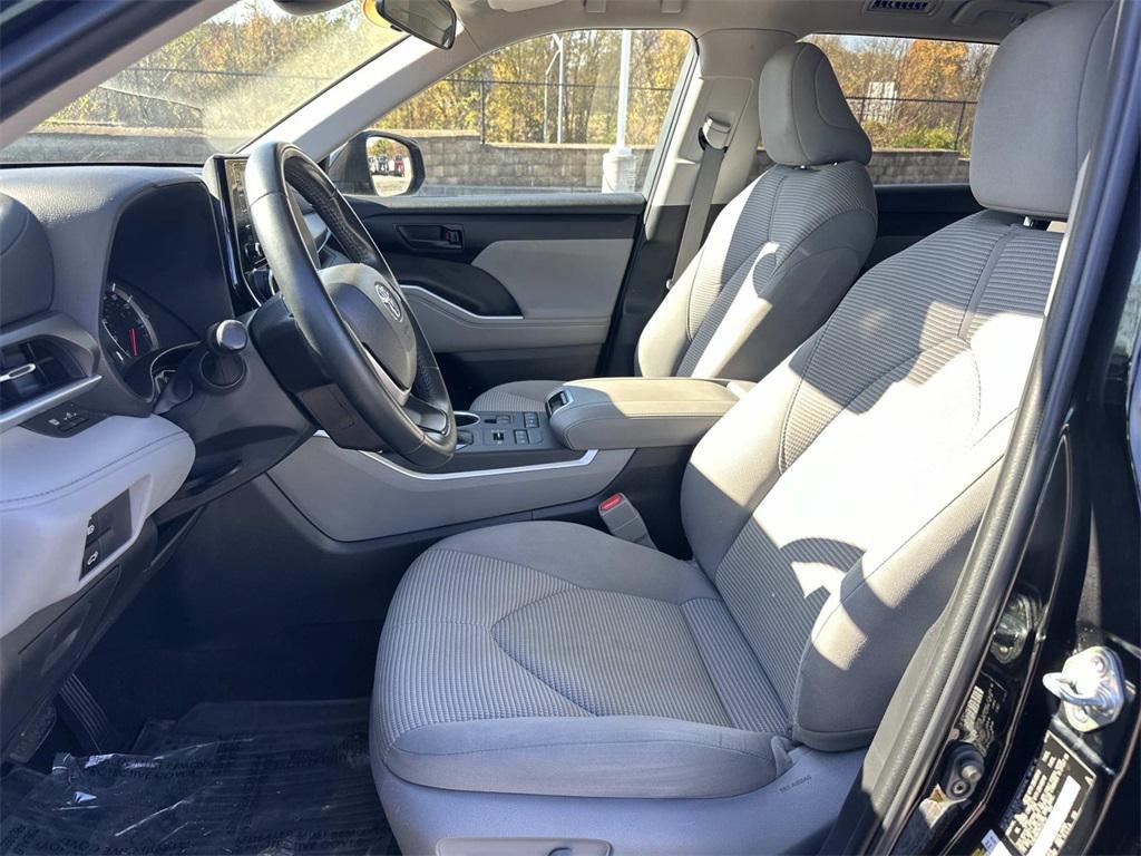 used 2022 Toyota Highlander car, priced at $29,490