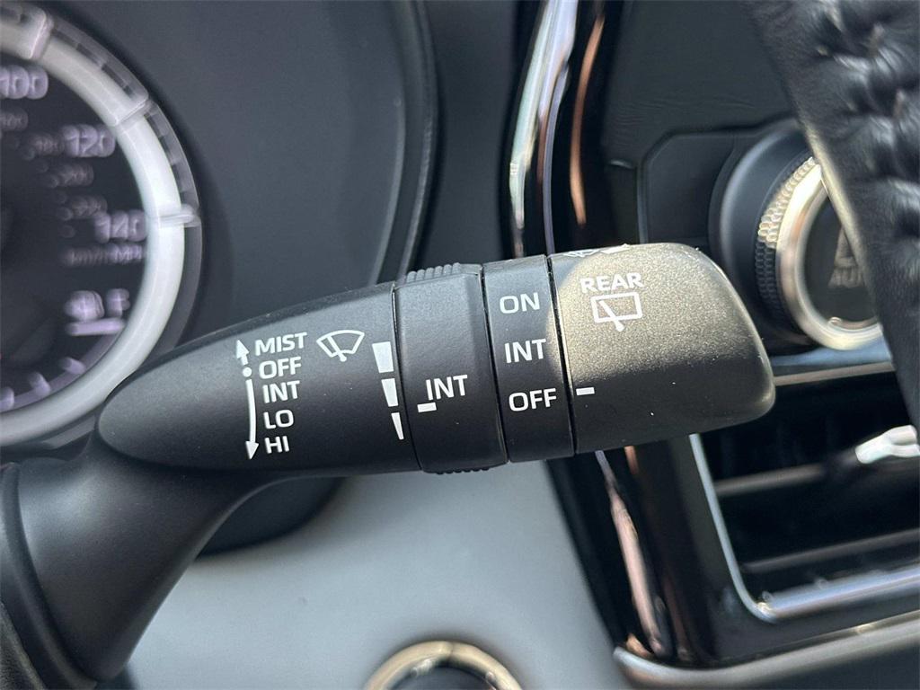 used 2022 Toyota Highlander car, priced at $30,290