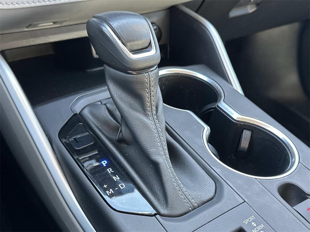 used 2022 Toyota Highlander car, priced at $29,490