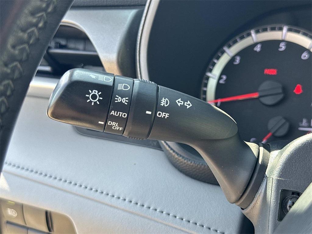 used 2022 Toyota Highlander car, priced at $30,290